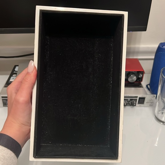 Jonathan Adler MEDIUM OP ART LACQUER BOX - Picture 16 of 17